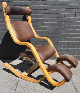 Lot 8 - Modernist Designer Gravity Balans Lounge Chair w Mushroom Colour Leather