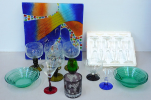 Lot 71 - Group of retro glass inc large art slumpglass dish (33cm W), set of 3 g