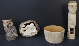 Lot 138 - Group of carved bone and horn items inc African bovine bone fertility