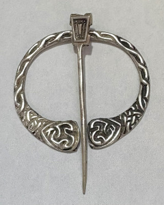 Lot 152 - 1836 Sterling Silver Celtic penannular Brooch hallmarked Edinburgh 183