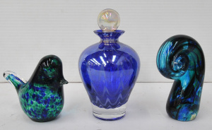 Lot 169 - 3 pces Art Glass inc New Zealand Koru Frond 10cm H, 1970s Wedgwood Bi