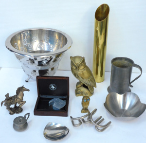 Lot 60 - Group of metalware inc Bugatti fruit bowl, Avanti dish, Stelton pin dis