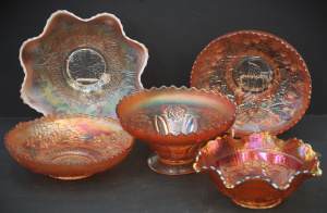 Lot 100 - 5 pces Vintage Carnival Glass large bowls inc Fenton - Peacock & U