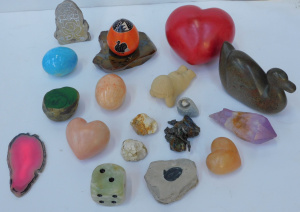 Lot 116 - Large group of stone items inc large amethyst crystal, copper and opal
