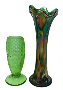Lot 154 - 2 pces Green Coloured Carnival Glass inc Northwood Corn Vase 17cm H &