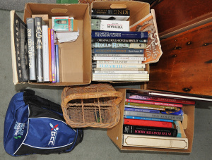 Lot 011 - Mixed lot of 3 boxes inc reference books (Rolls Royce and other car, H