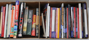 Lot 020 - Large lot 2 boxes auction catalogues inc fine arts, decorative arts et