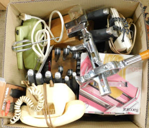 Lot 027 - Box plus mostly kitchenalia inc Boxed Nolan carving set, Stay sharp kn