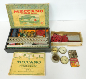 Lot 091 - Group lot vintage Meccano construction toys - Box set no 2A and extra