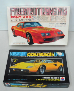 Lot 096 - 2 x boxed unmade 1 24 scale plastic Model Kits - 80s Classica Cars - L