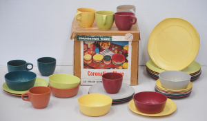 Lot 133 - Boxed 1950s Australian Duperite Coronation Ware Harlequin Picnic Set f