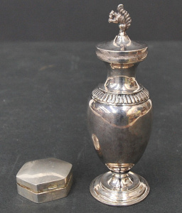 Lot 172 - 2 x pces- small silver hexagonal pillointment box & sil plated lid