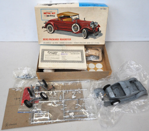Vintage boxed partially made Die Cast Metal scale model Kit - 1 22 scale Hubley