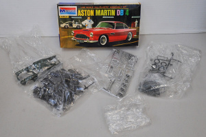 Vintage boxed Unmade plastic Scale Model Kit - Aston Martin DB4 - 1 25 sale, mad