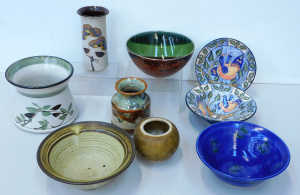 Lot 094 - Group lot Australian Pottery mostly signed inc Ian Drummond Bowl, Bans