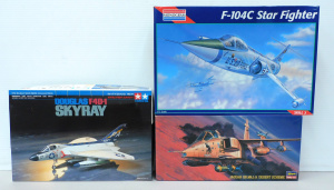 Lot 098 - 3 x Vintage unmade 172 scale model military aircraft model kits comple