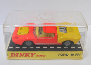 Lot 132 - Mint boxed vintage Dinky die-cast model car #132 Ford 40-RV