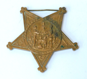 Lot 172 - Bronze American grand army of the republic 1861 - veteran - 1866 star