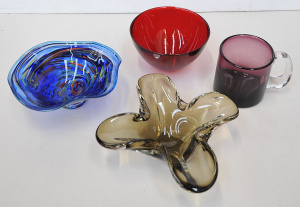 Lot 184 - 4 pces Coloured Art Glass inc MCM Murano Smoke Glass Square based Bowl