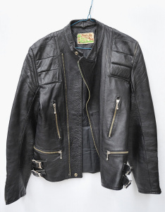 Lot 005 - Vintage Country Life Clothing Black Leather Jacket - Small Size