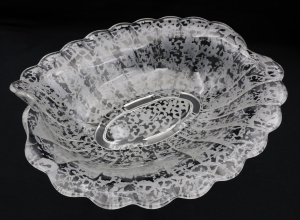 Lot 199 - Vintage c1935-36 Fenton - OVAL BOWL Ming Pattern - Turned end and all