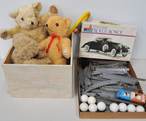 Lot 024 - Group lot vintage toys and sporting goods inc as new vintage golf ball