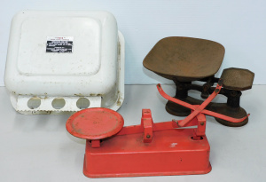 Lot 028 - 3 x pieces - Old white Enamel TEX Paper Towel Dispenser & 2 x sets