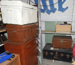 Lot 050 - 4 x vintage Travelling Trunks - old Blue wooden 1930s + 3 x metal incl