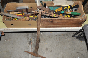 Lot 058 - 2 x boxes - old Tools, hardware & other items - Hammers, Drivers,