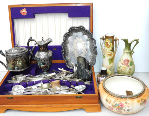 Lot 088 - Mixed vintage lot inc silky oak cutlery canteen and large quantity of