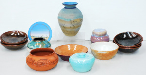 Lot 099 - Group lot - Vintage Australian Studio Pottery - Allan Lowe, Les McLenn