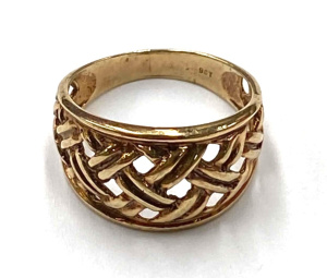 Lot 194 - Vintage Ladies 9ct Gold Ring - Open weave design 28 TWG