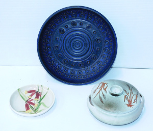 Lot 206 - 3 pces Australian Signed Studio Pottery inc Eric Juckert Blue glaze ri