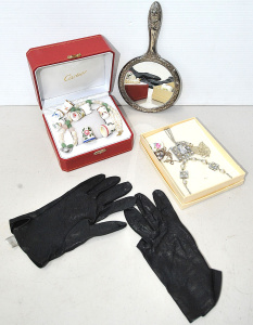 Lot 033 - Mixed Group Ladies items inc Sterling Silver Round Locket & Pierc