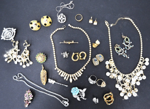 Lot 037 - Group lot Costume Jewellery mostly diamante inc Brooches, Earrings, Ne