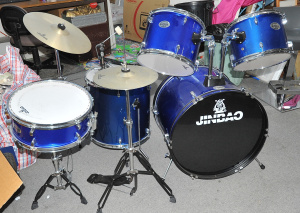 Lot 046 - Modern Five Piece Jinbao Drum Kit in Blue w Hi Hat, Ride Cymbal &