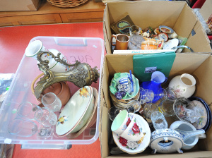 Lot 071 - Large mixed lot of 3 boxes inc ceramics (Limoges, Delft etc), glass an