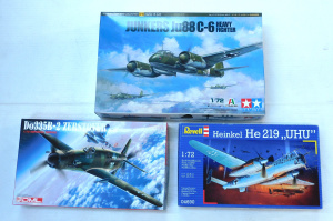 Lot 098 - 3 x boxed unmade plastic 1 72 scale Model Kits - German WW2 Military P