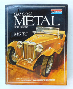 Lot 149 - Boxed unmade die-cast and plastic 1 24 scale Classic Car Model Kit - M