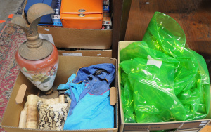 2 x boxes - Mixed items - Large green plastic Inflatable Chair, snakeskin, H Pai