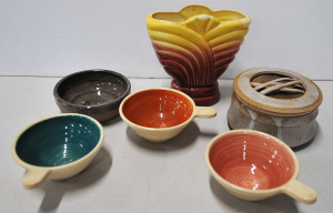 Group lot Vintage Australian Pottery - Elsa Ardern bowl, Allan Lowe Ramekins, Di