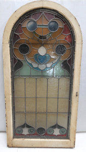 Lot 003 - Late Victorian Art Nouveau arched leadlight window in original frame -