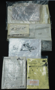 Lot 024 - 5 x boxed unmade vac-formed plastic Model Kits of commercial and trans