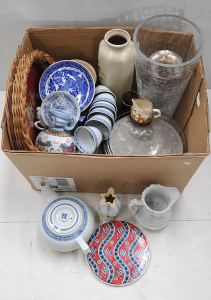 Lot 076 - Mixed box lot inc ceramics inc Aus Pottery vase, Chinese tea set, Capo