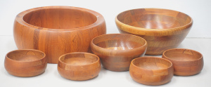 Lot 120 - Large Group vintage Wooden Bowls inc Large Fruit Bowl, Small & Lar