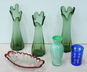 Lot 147 - Group lot Coloured glass inc 3 x Mid Century Green finger glasses tall