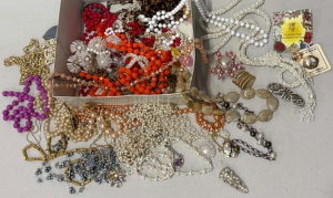 Lot 156 - Box mainly vintage costume jewellery - necklaces, brooches, faux pearl