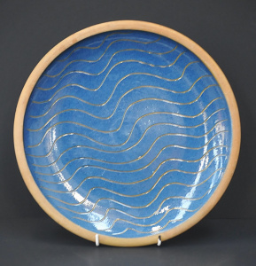Lot 185 - Mid Century Modern Laurine Danish Pottery Charger - Incised Wavy desig
