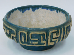 Lot 196 - Vintage Australian Pottery bowl in turquoise glaze with geometric patt