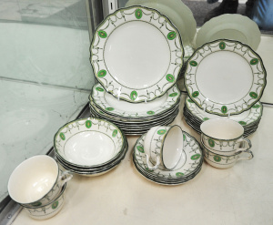 Lot 201 - 1930s Royal Doulton Countess Dinner Setting for 4 plus extra dinner pl